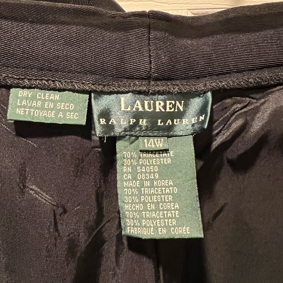 Beautiful Classic Women’s Lauren by Ralph Lauren Suit - Picture 5 of 8